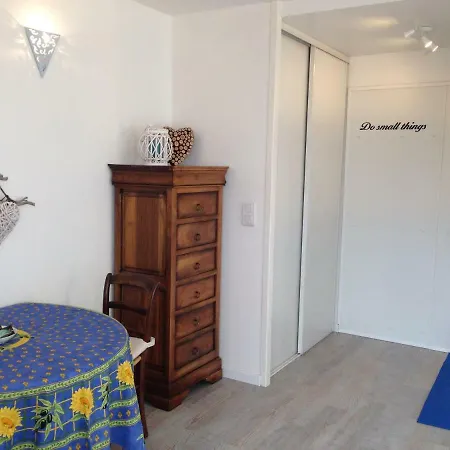 Studio-piscine Maclado De Standing A 7km De Paris *