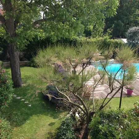 Studio-piscine Maclado De Standing A 7km De Paris Apartment *