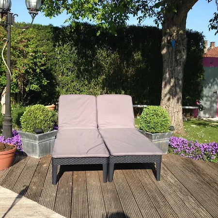 Studio-piscine Maclado De Standing A 7km De Paris Apartment *