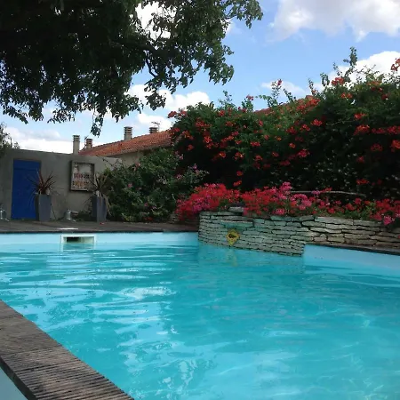 Apartment Studio-piscine Maclado De Standing A 7km De Paris *