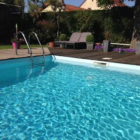 Studio-piscine Maclado De Standing A 7km De Paris *