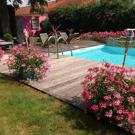 Studio-piscine Maclado De Standing A 7km De Paris Apartment