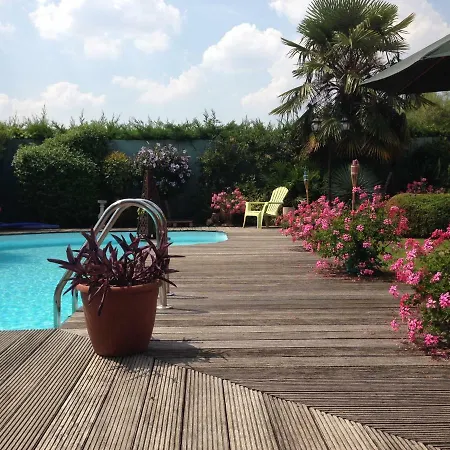 Studio-piscine Maclado De Standing A 7km De Paris * Thiais
